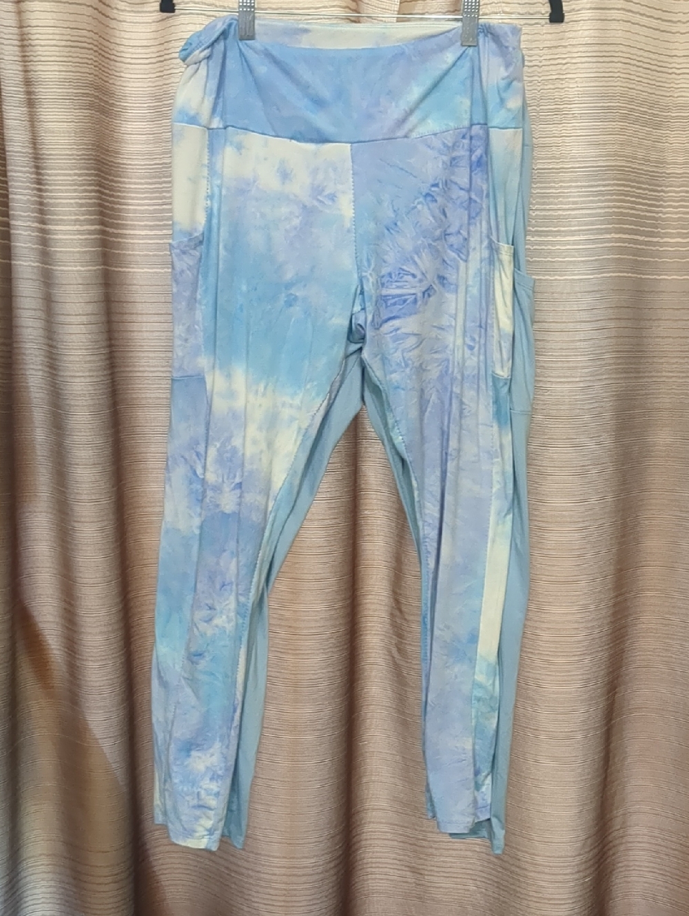 Two Pair Of Stretch Leggings with Side Pockets. One Blue And One Blue Tye Dye.XL